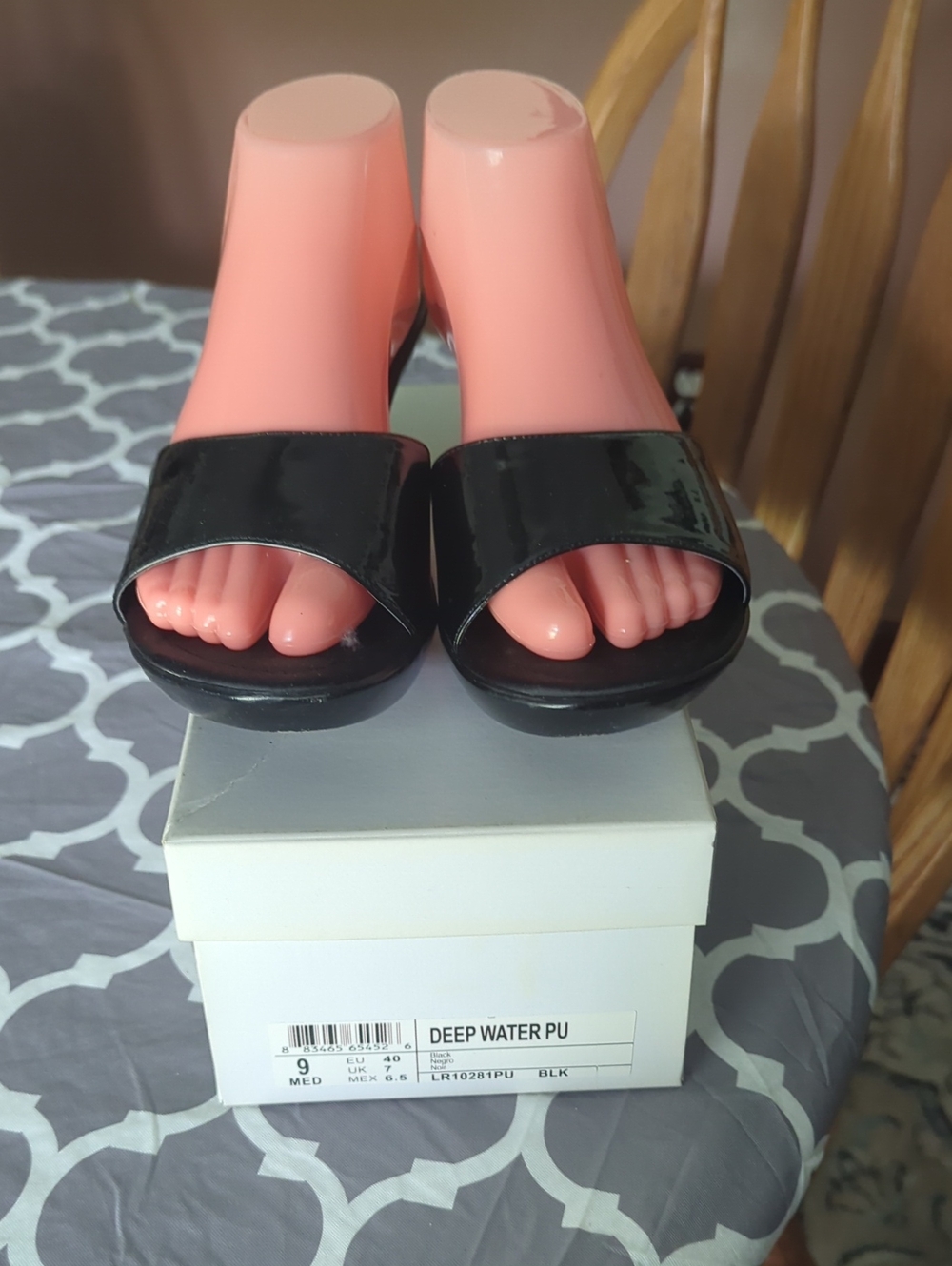 Kenneth Cole Reaction Black Patent Open-Toe Slide Mules